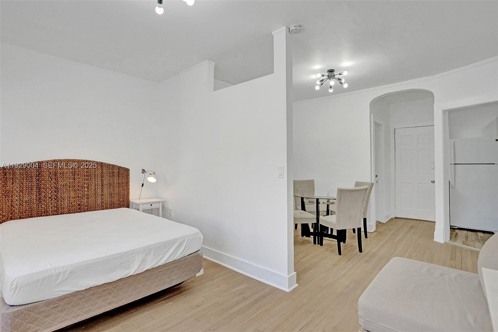 HOLLYWOOD - Residential Lease