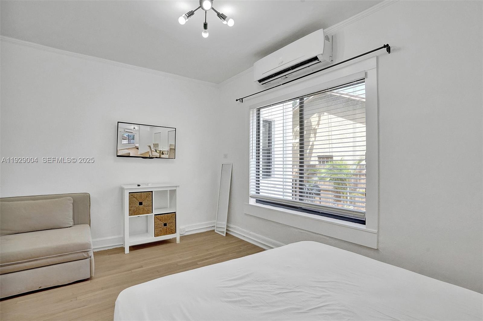 HOLLYWOOD - Residential Lease