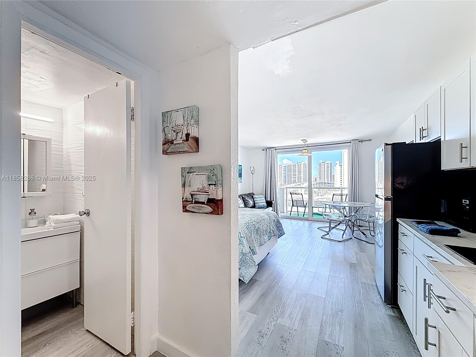 THE AVENTURA BEACH CLUB C - Residential Lease