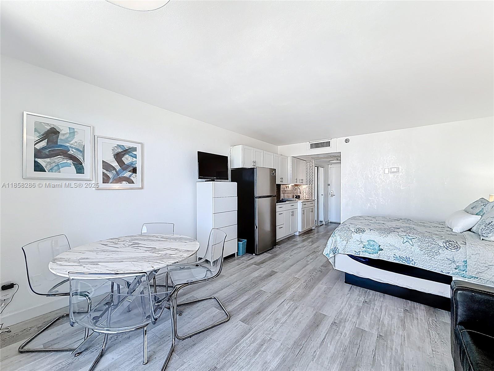 THE AVENTURA BEACH CLUB C - Residential Lease