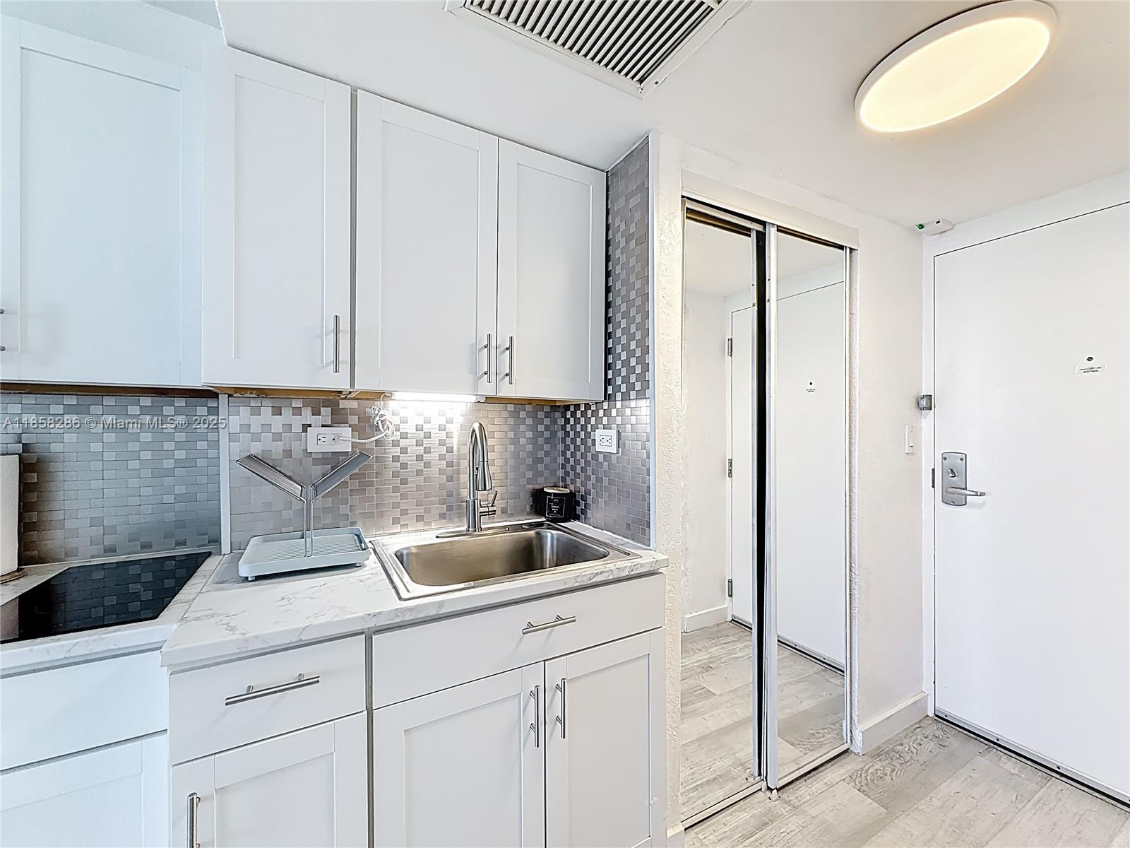 THE AVENTURA BEACH CLUB C - Residential Lease