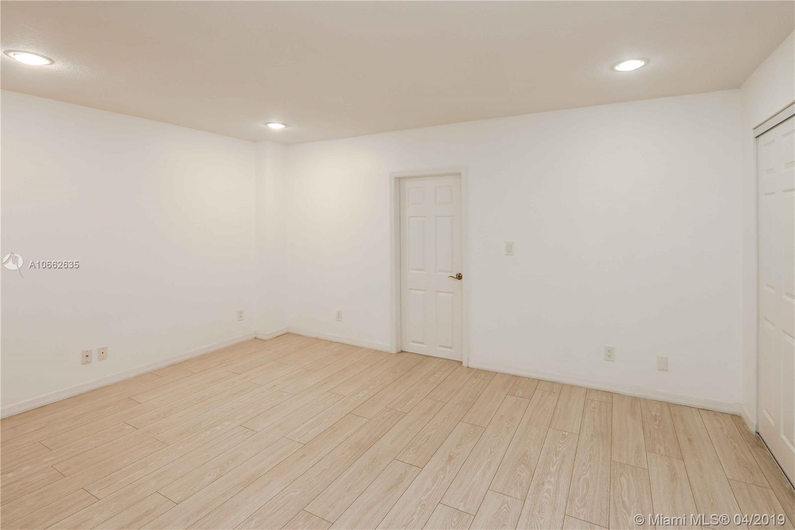 COSTA DEL SOL CONDO NO 3 - Residential