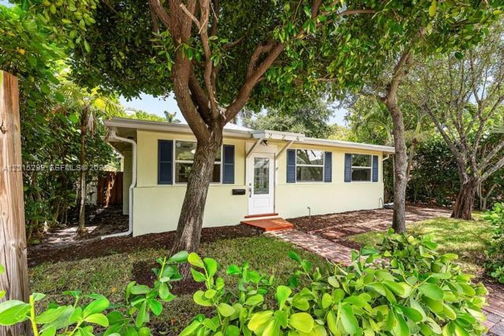 Photo of 224 N Ocean Breeze, Lake Worth, FL 33460 (MLS # A12015299)