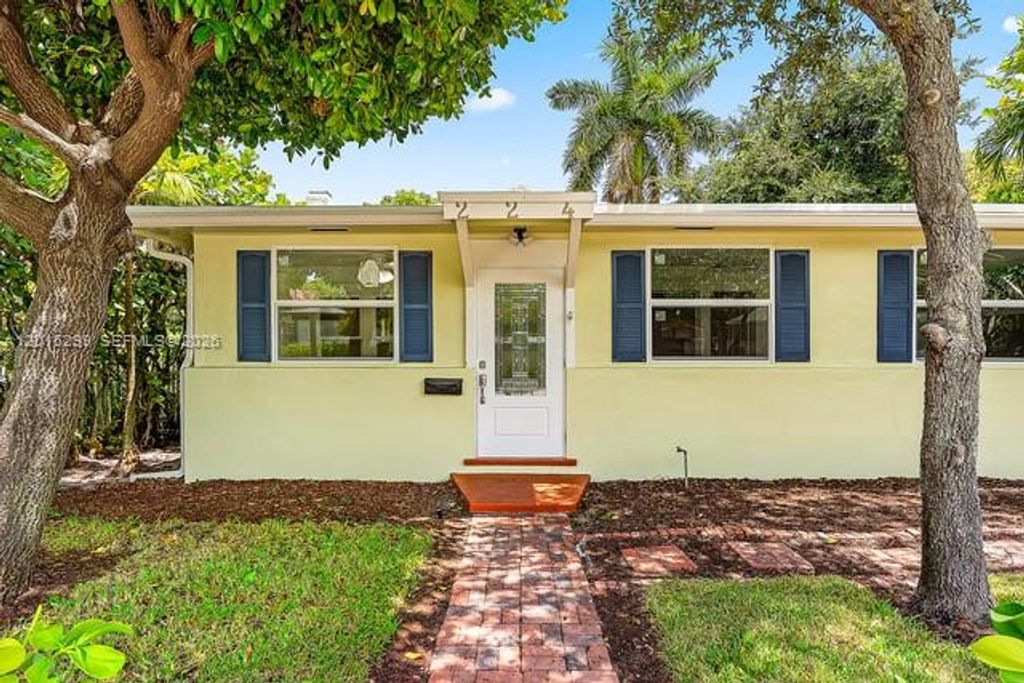 Photo of 224 N Ocean Breeze, Lake Worth, FL 33460 (MLS # A12015299)