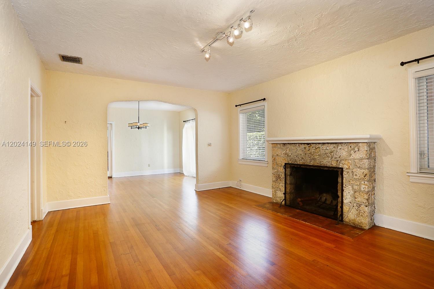 CORAL GABLES SEC B - Residential Lease