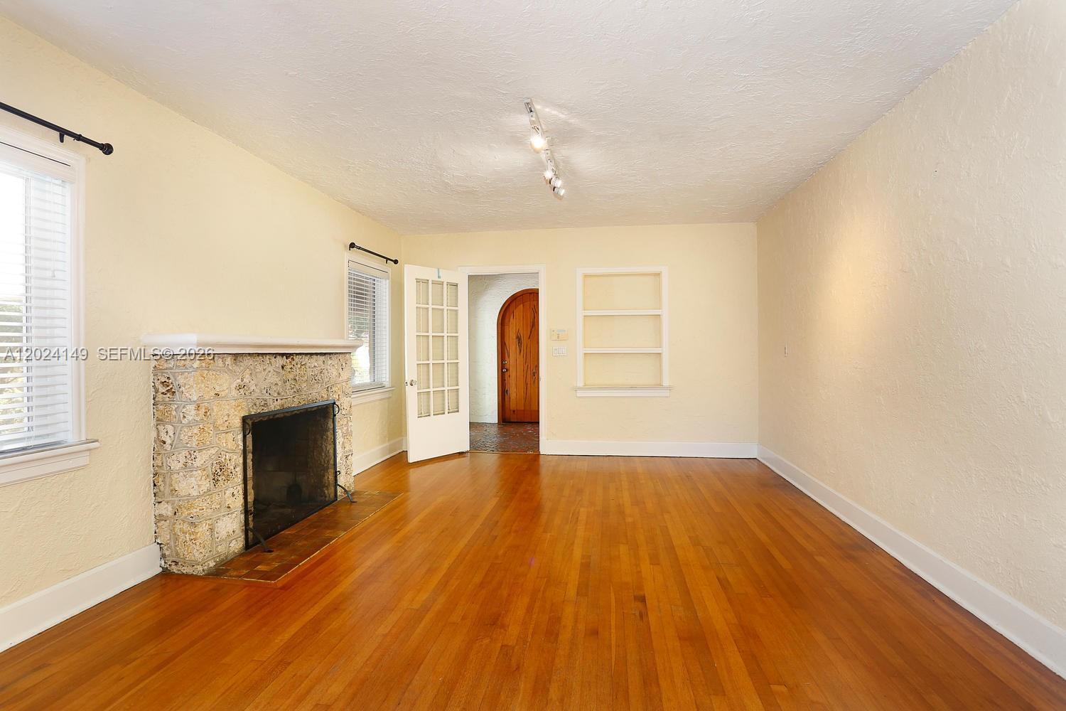 CORAL GABLES SEC B - Residential Lease