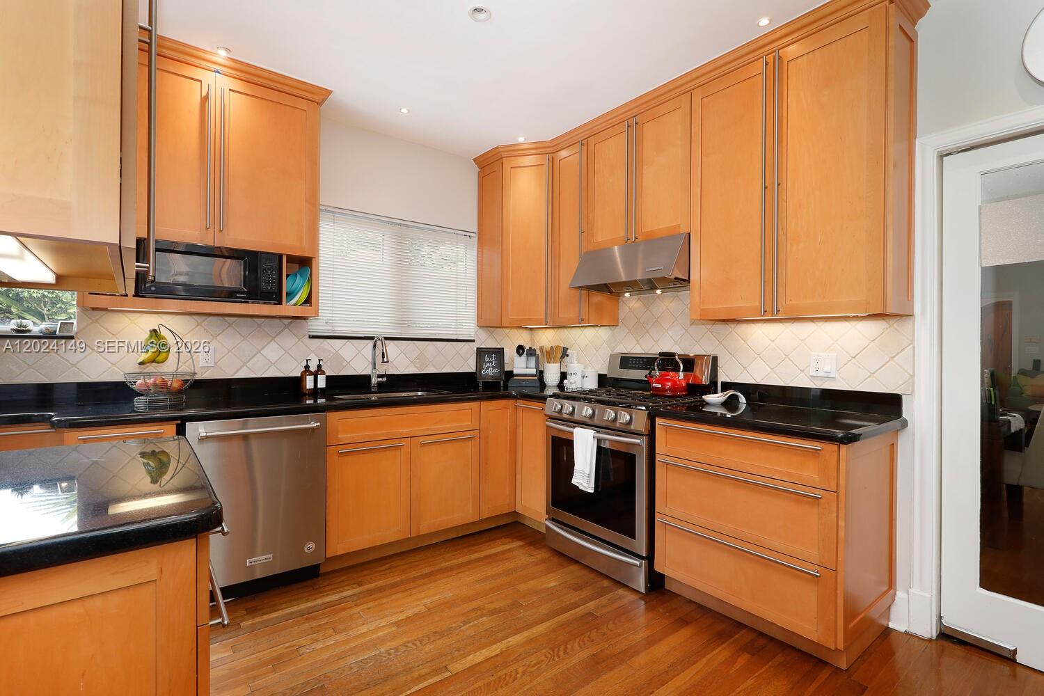CORAL GABLES SEC B - Residential Lease