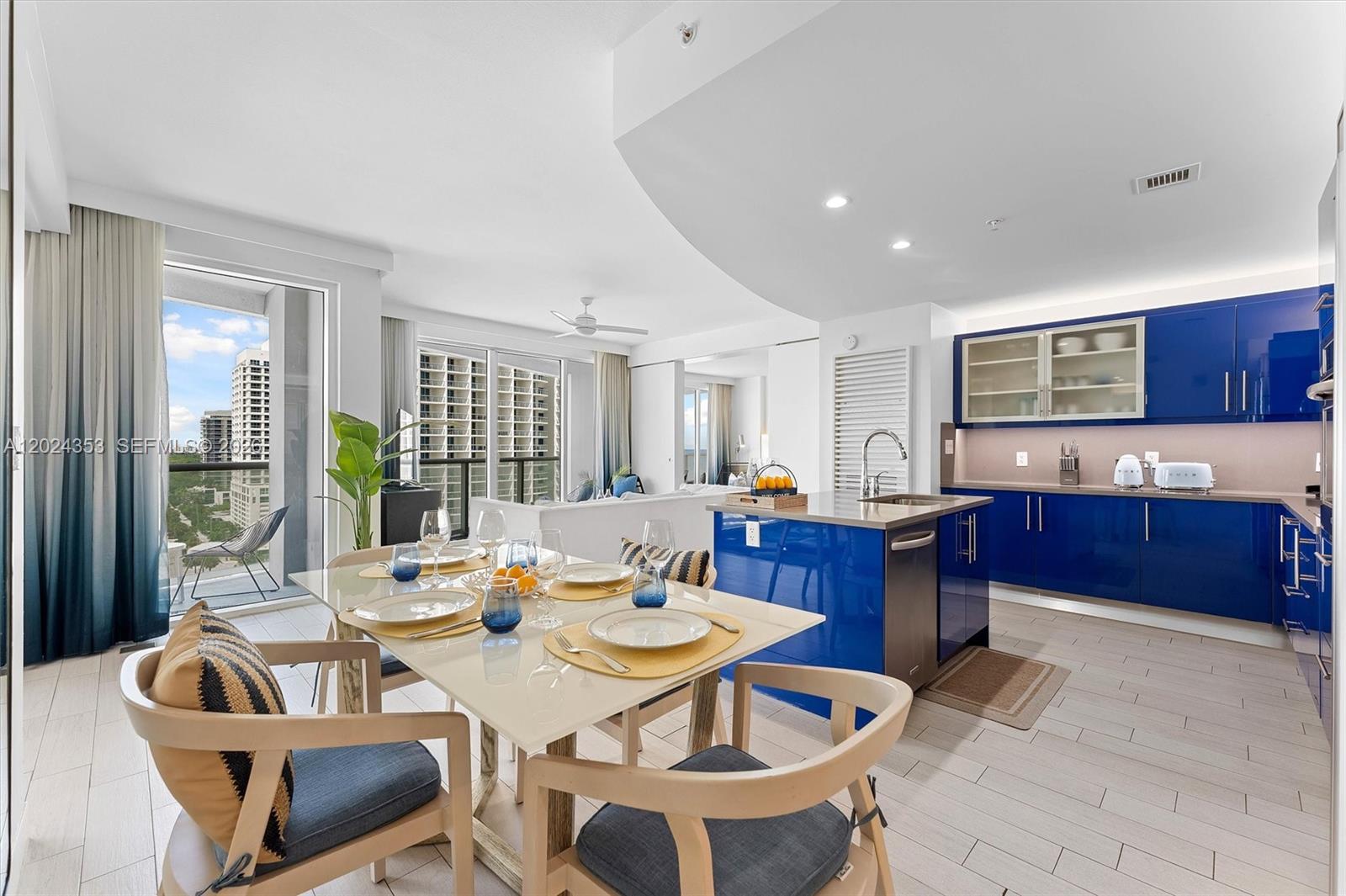 FORT LAUDERDALE RESIDENCE - Residential Lease