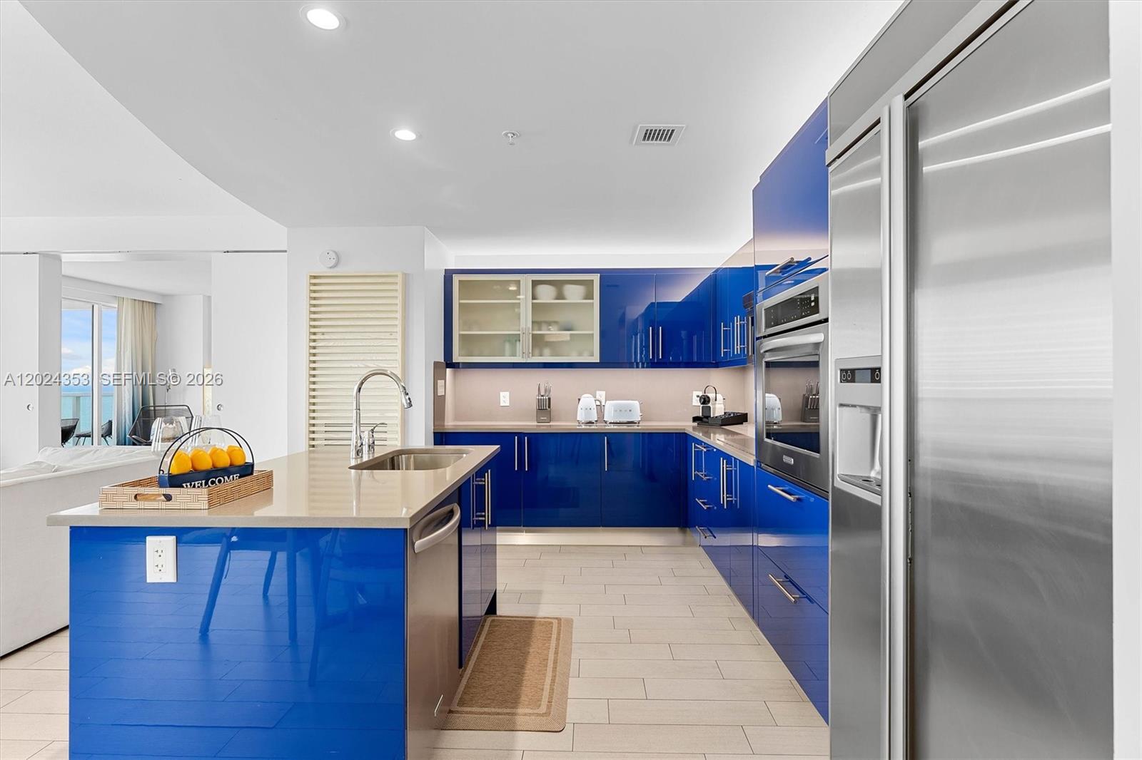 FORT LAUDERDALE RESIDENCE - Residential Lease