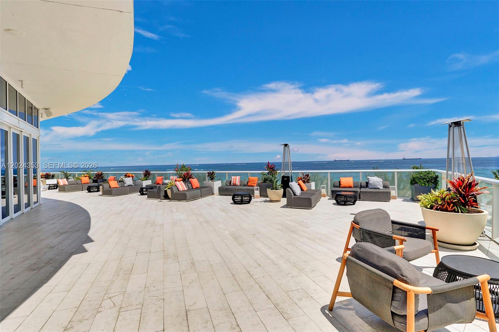 FORT LAUDERDALE RESIDENCE - Residential Lease