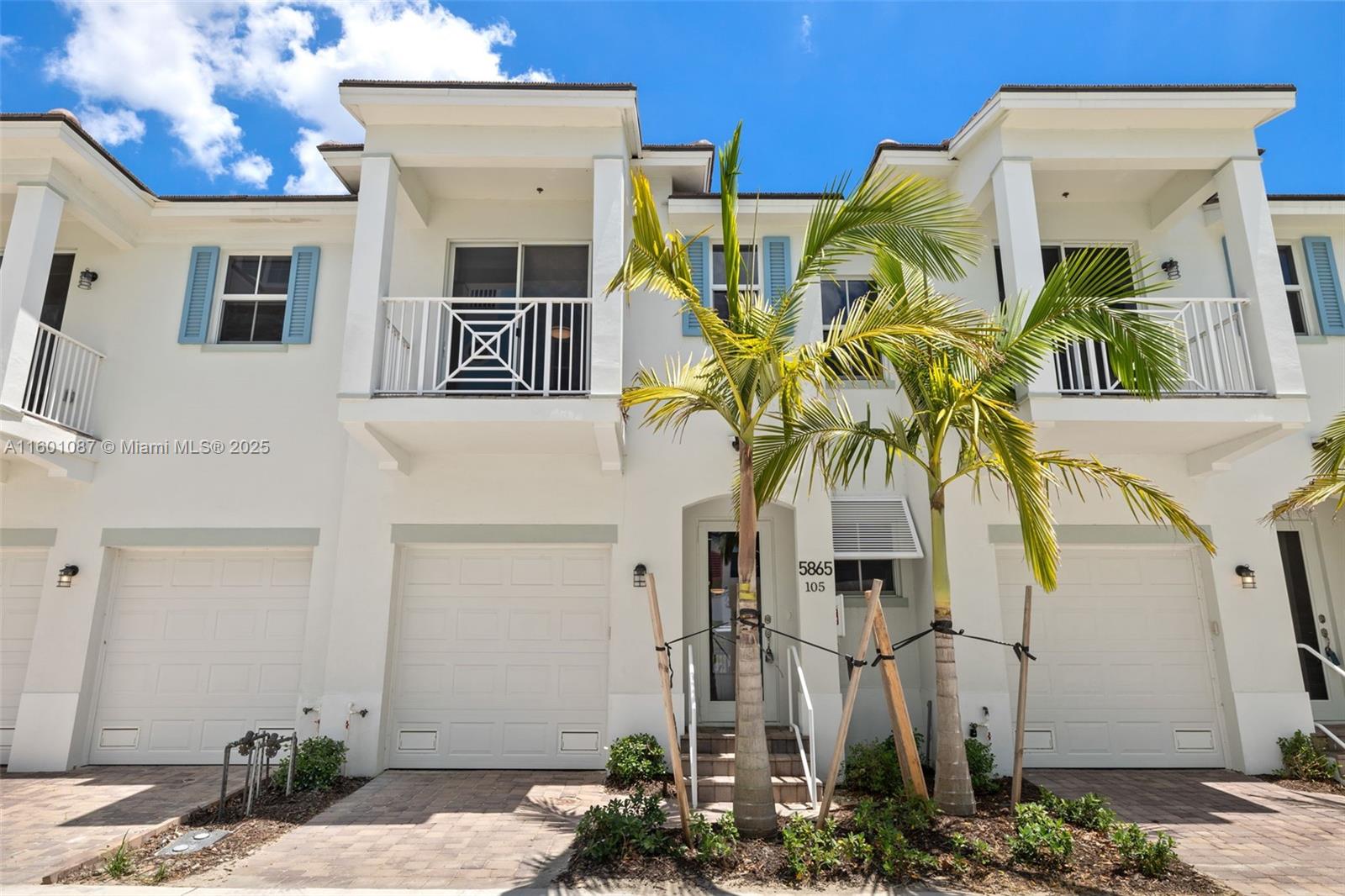 5865 E Shell Cove Dr 105, Cape Coral, Lee County, Florida - 3 Bedrooms  
3 Bathrooms - 