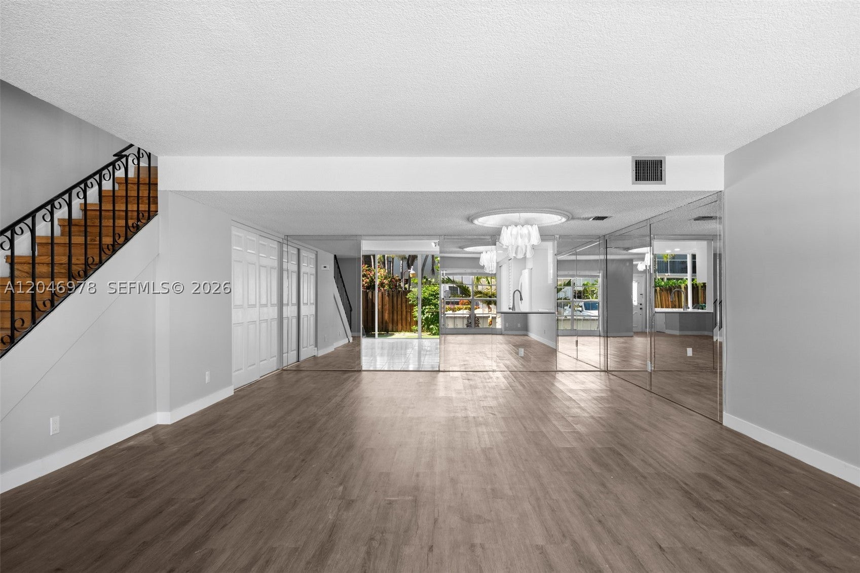 2408 NE 10th St 122