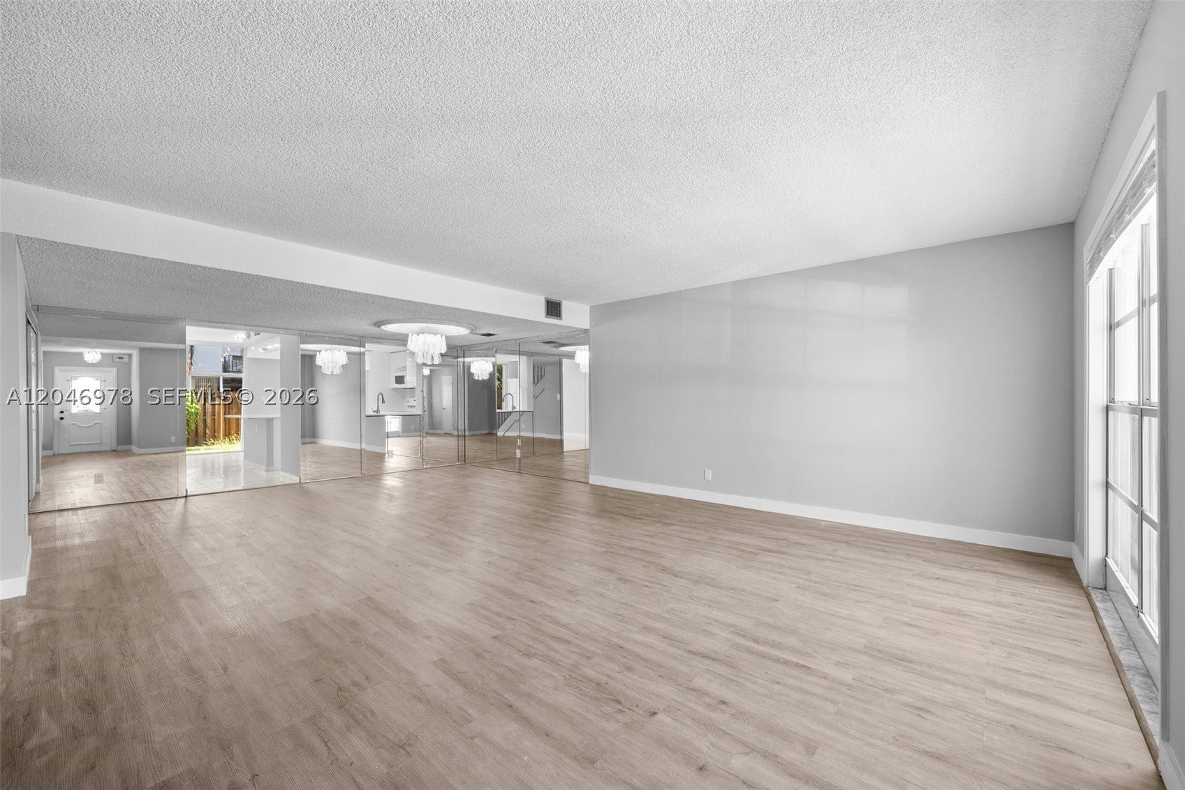 2408 NE 10th St 122