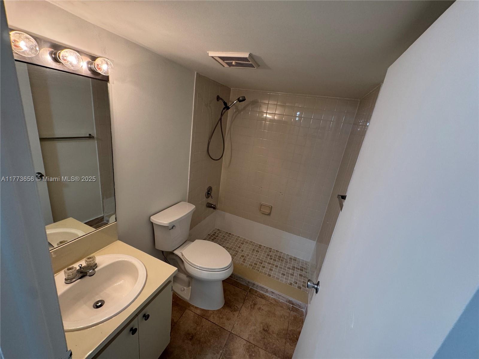 VILLA BELLINI CONDO - Residential