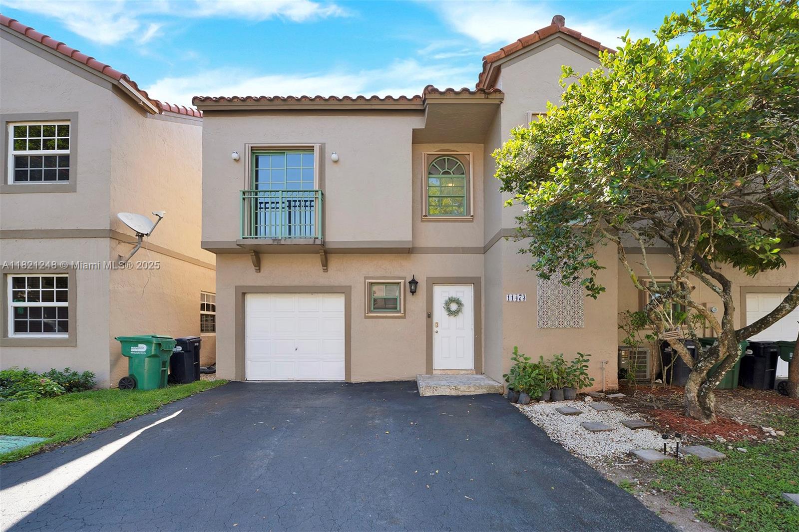Rental Property at 11473 Sw 148th Pl, Miami, Broward County, Florida - Bedrooms: 3 
Bathrooms: 3  - $3,100 MO.