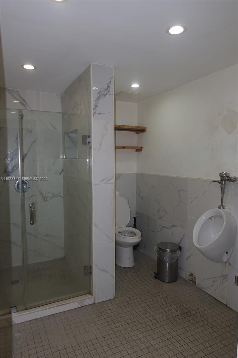 BISCAYNE CORNER COMM CENT - Commercial Sale