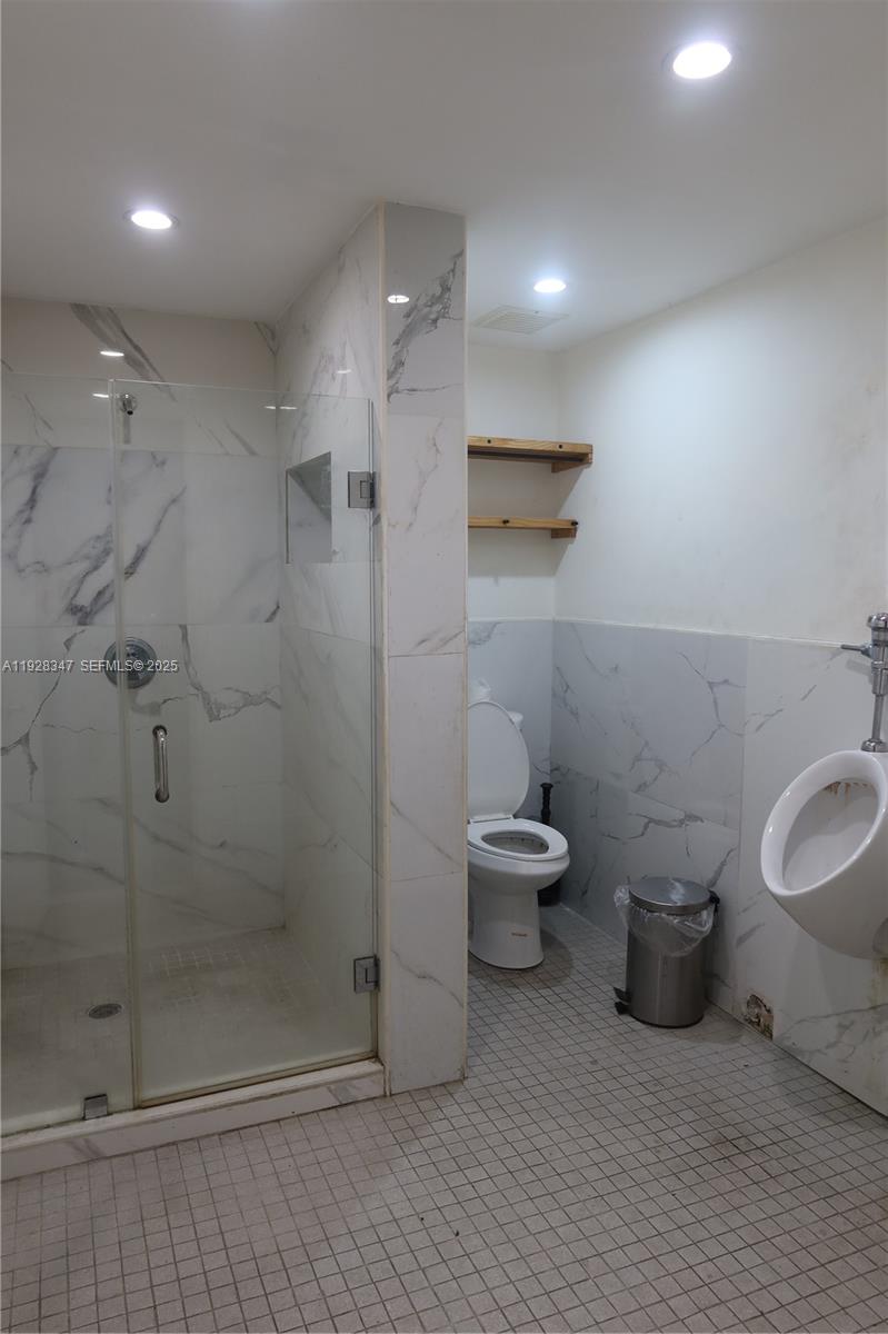 BISCAYNE CORNER COMM CENT - Commercial Sale