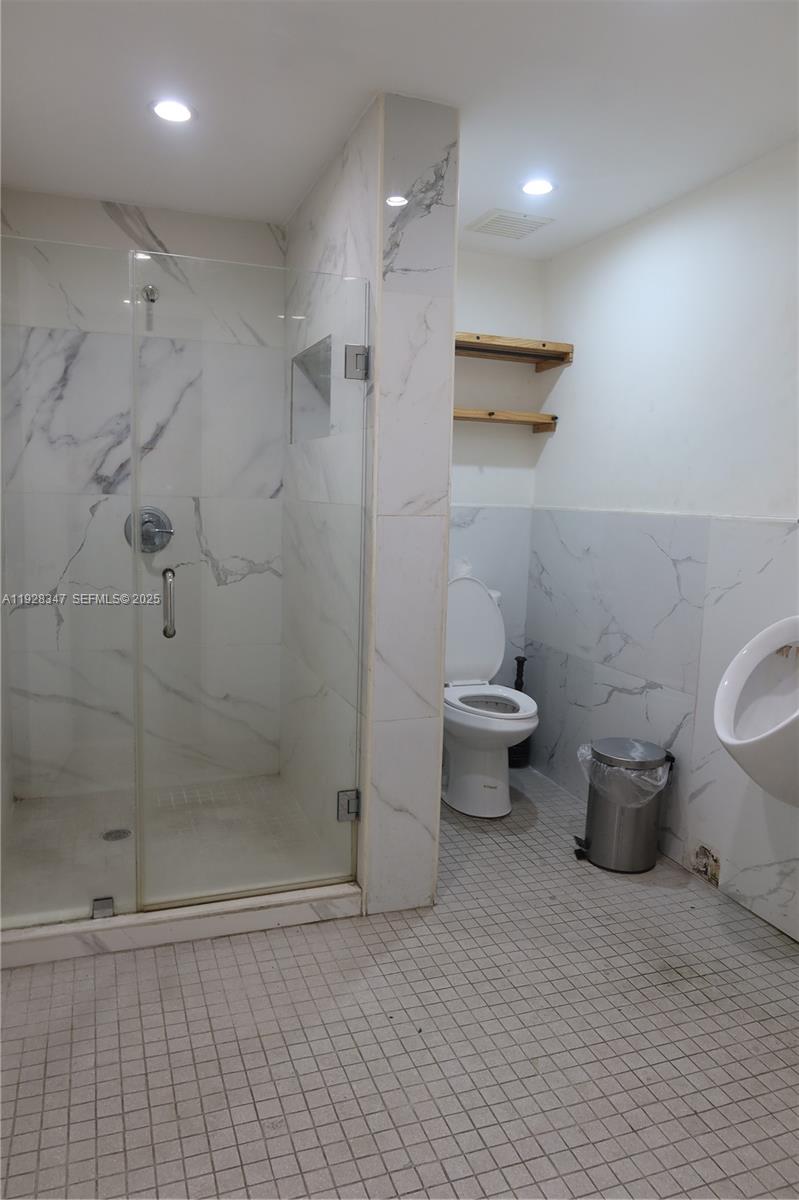 BISCAYNE CORNER COMM CENT - Commercial Sale