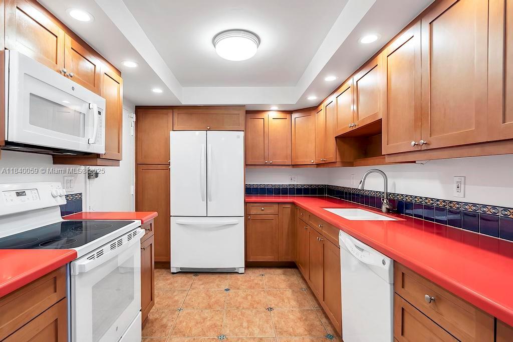 Costa Brava Condo - Residential Lease