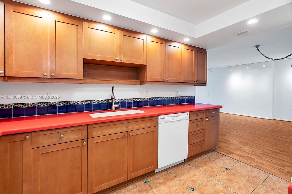 Costa Brava Condo - Residential Lease