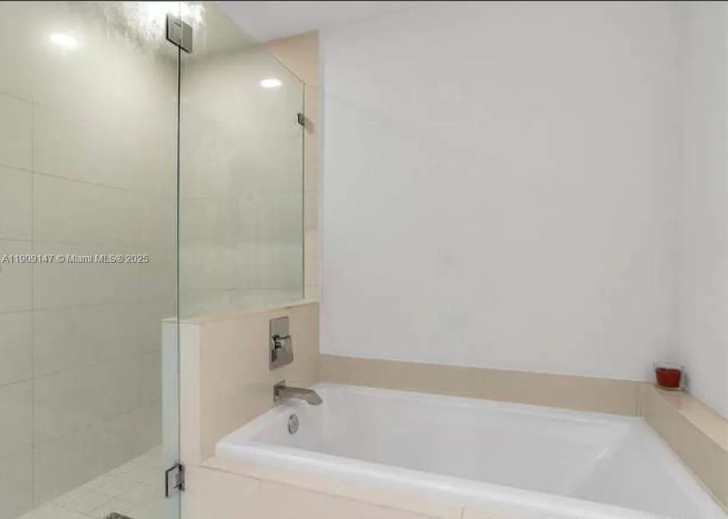 1100 MILLECENTO RESIDENCE - Residential Lease