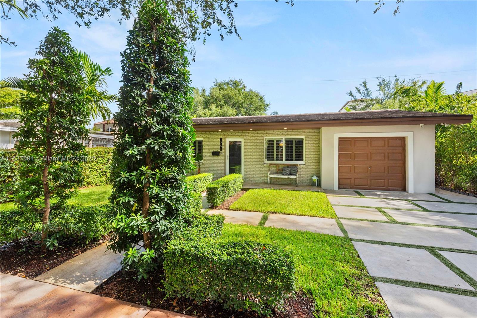 1261 San Miguel Ave