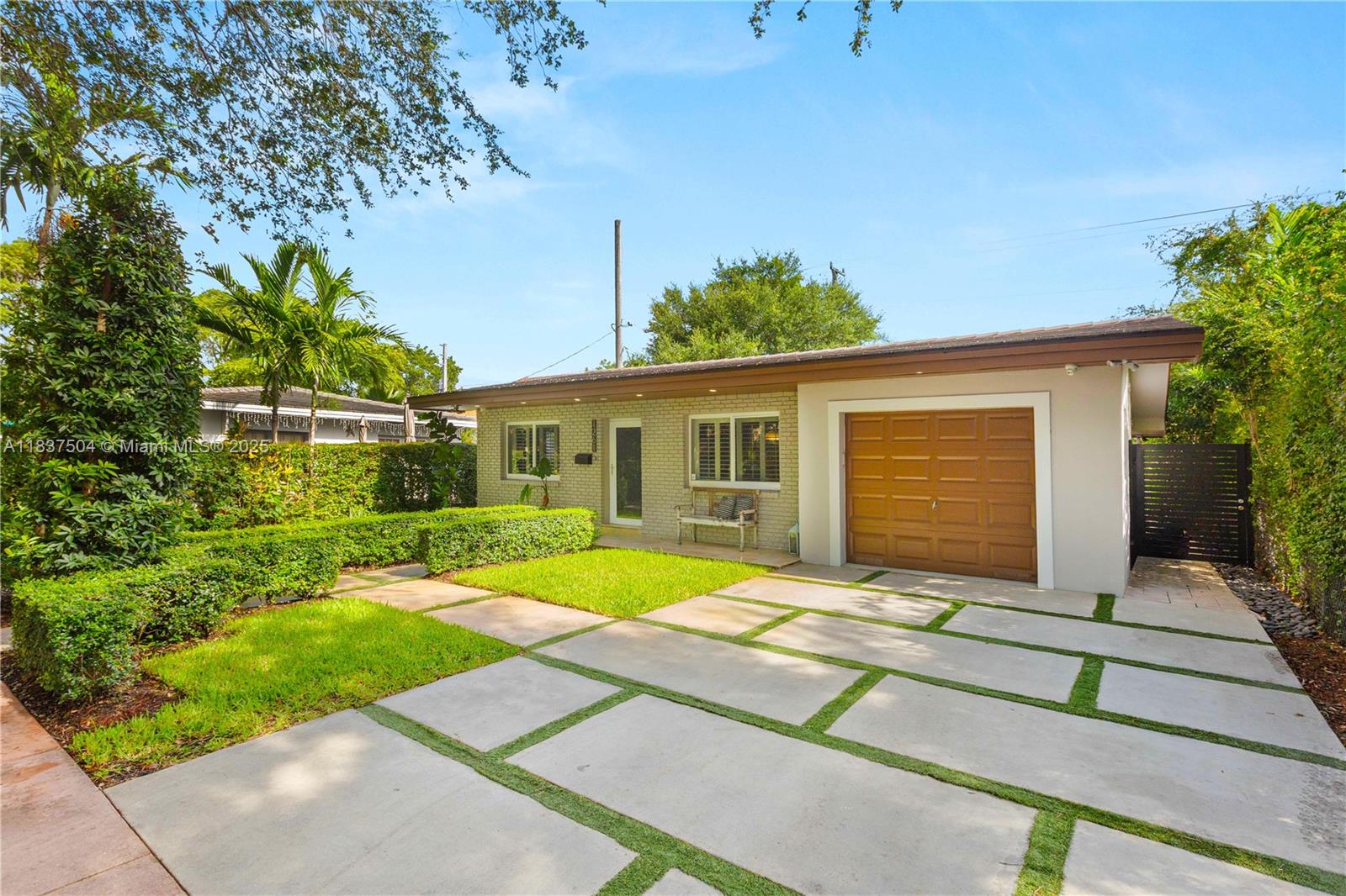1261 San Miguel Ave