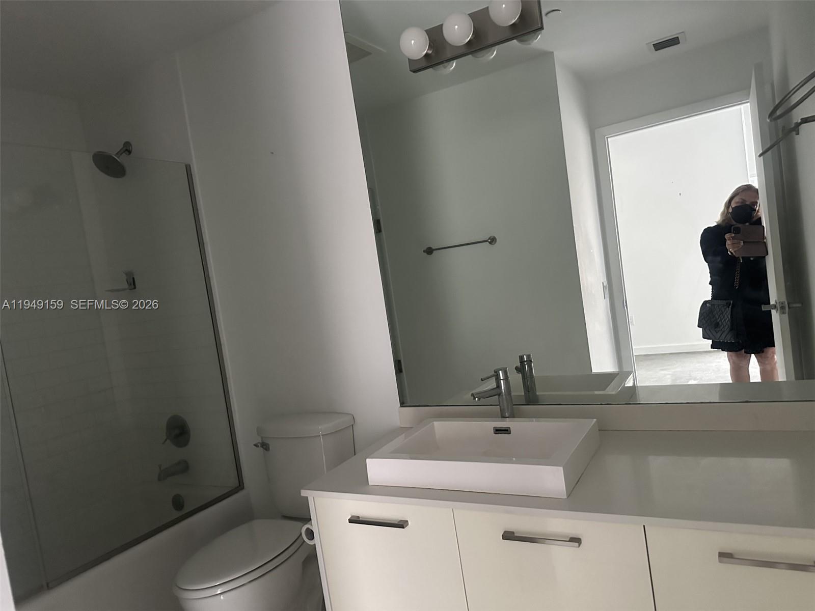 CENTRO CONDO - Residential Lease