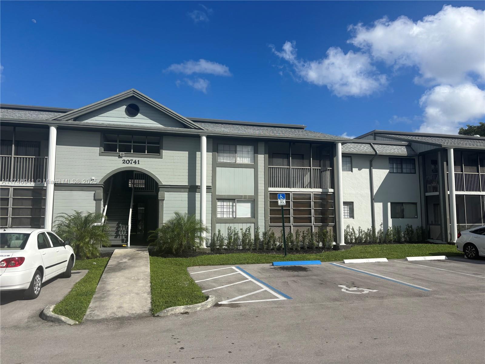CARMEL LAKES CONDO NO 11 - Residential