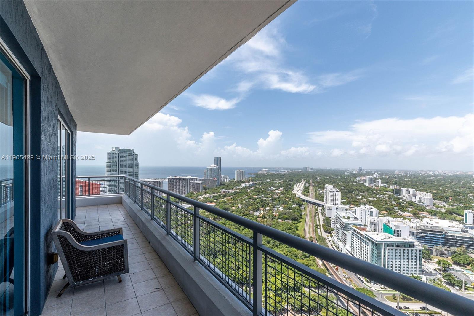 INFINITY AT BRICKELL COND - Residential