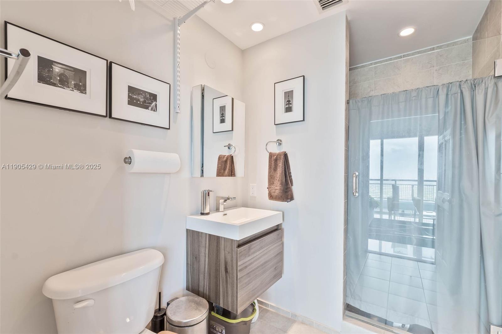 INFINITY AT BRICKELL COND - Residential