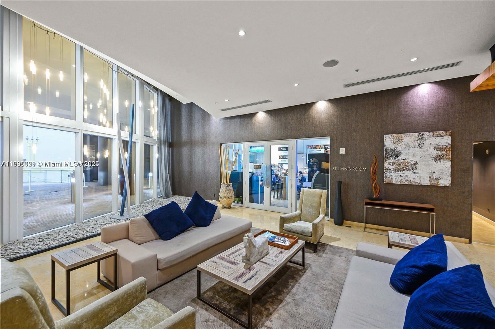 INFINITY AT BRICKELL COND - Residential