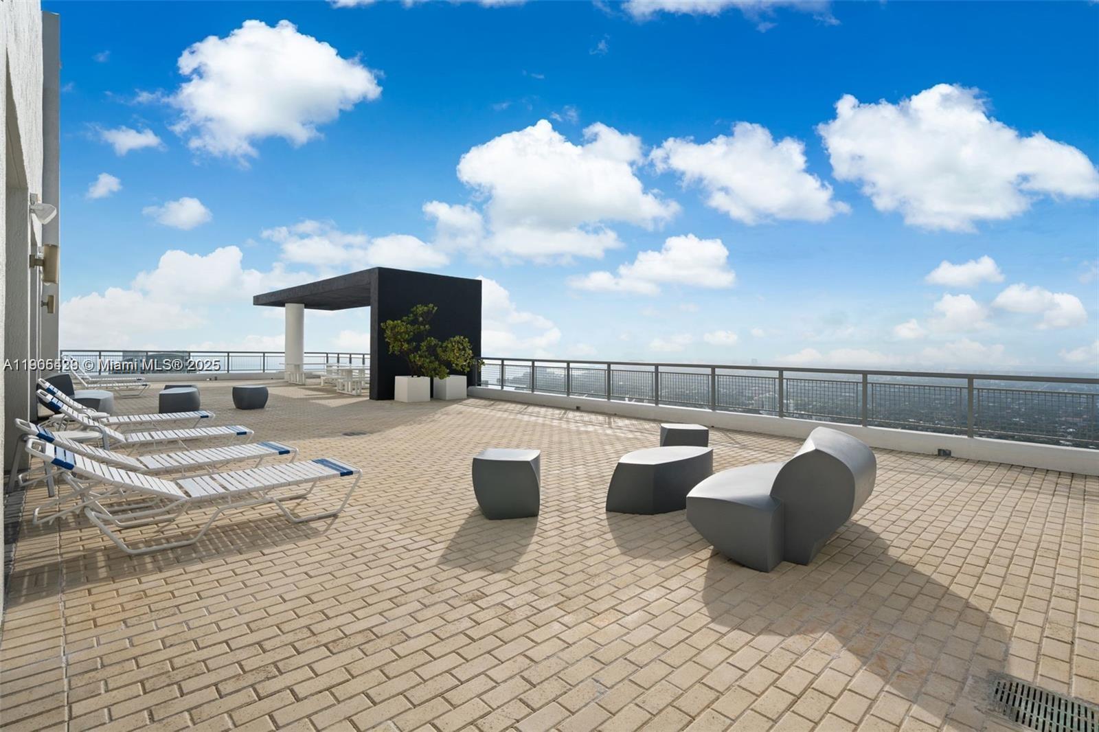 INFINITY AT BRICKELL COND - Residential