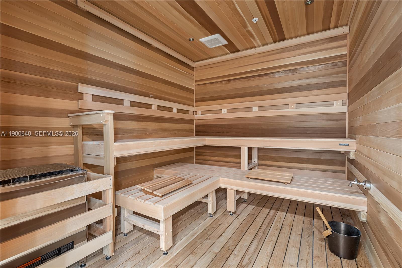 TOWN OF MODELO (DANIA) B- - Residential Lease