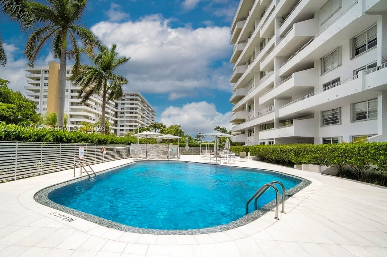 199 Ocean Lane Dr 902