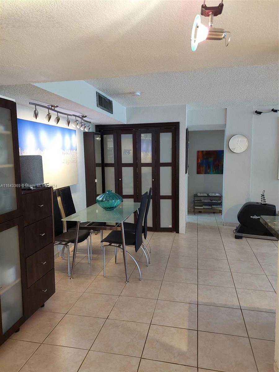 DE SOTO PARK CONDO - Residential