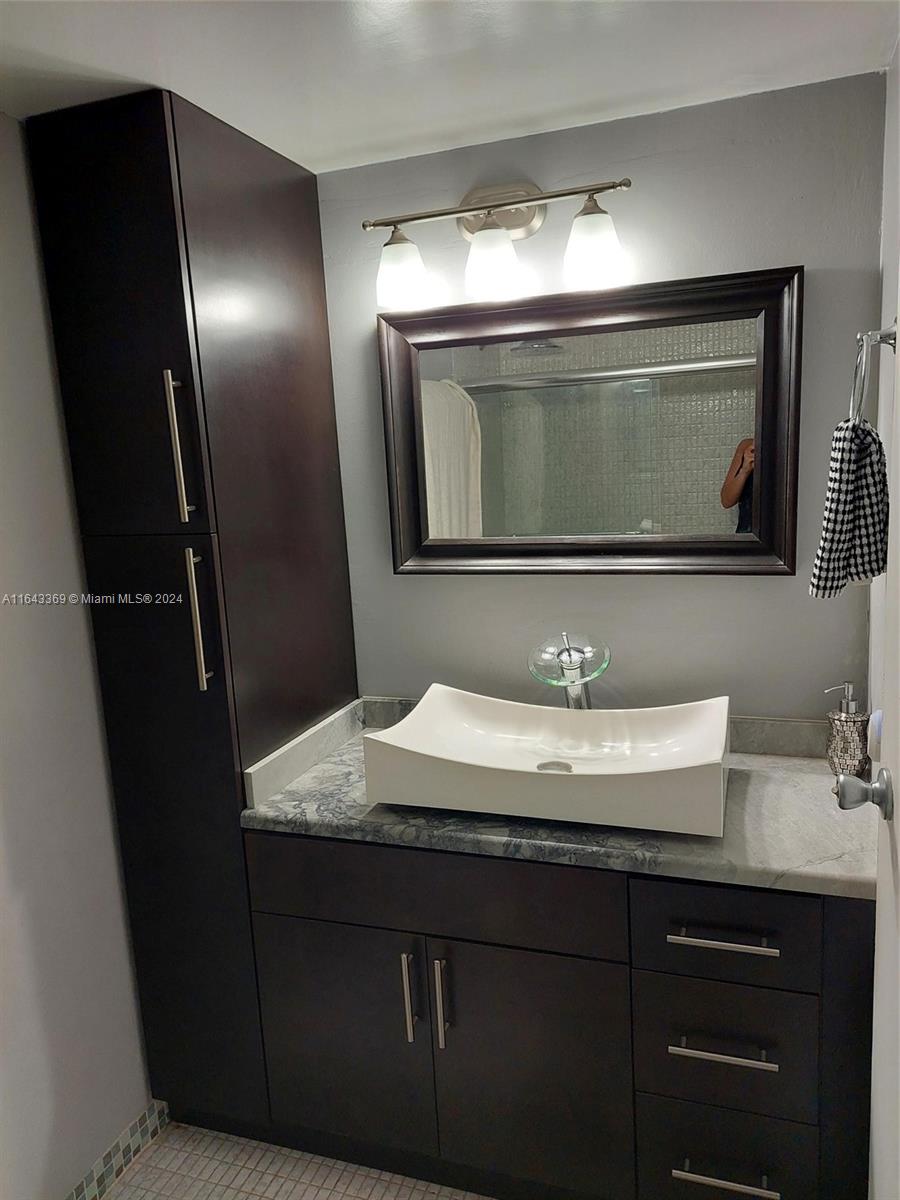 DE SOTO PARK CONDO - Residential