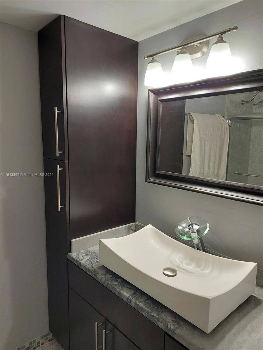 DE SOTO PARK CONDO - Residential