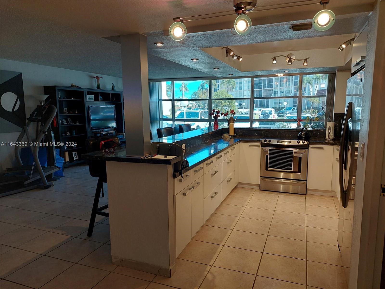 DE SOTO PARK CONDO - Residential