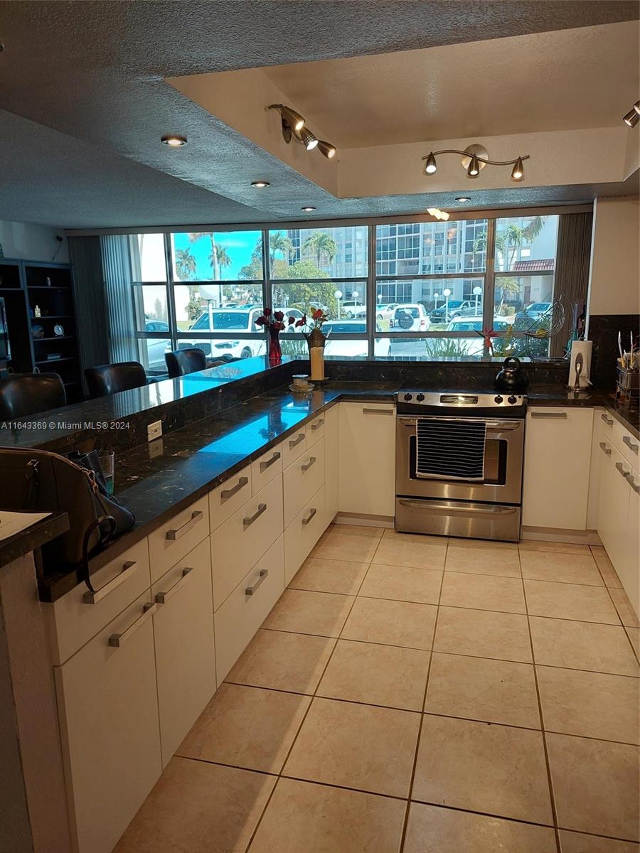 DE SOTO PARK CONDO - Residential