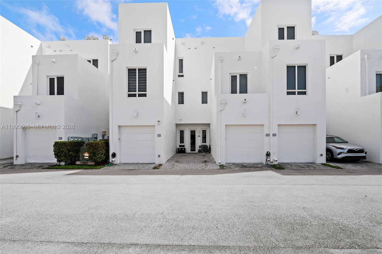 LANDMARK AT DORAL CONDO - Residential