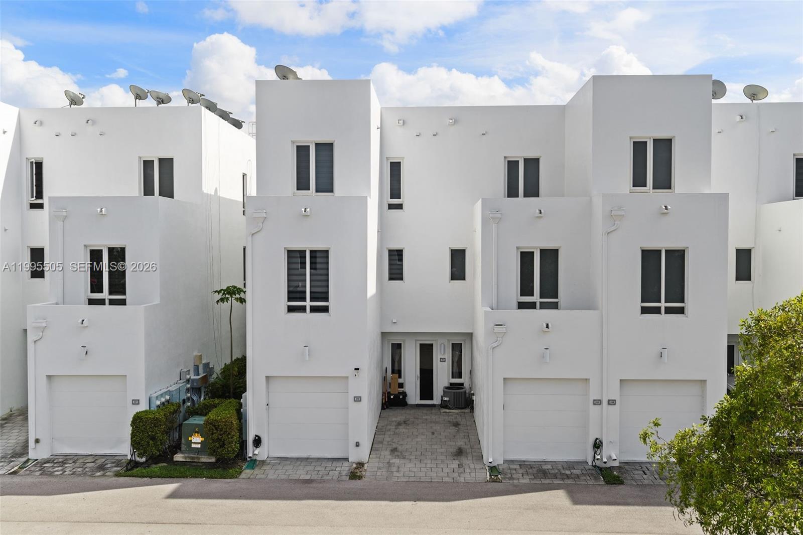 LANDMARK AT DORAL CONDO - Residential