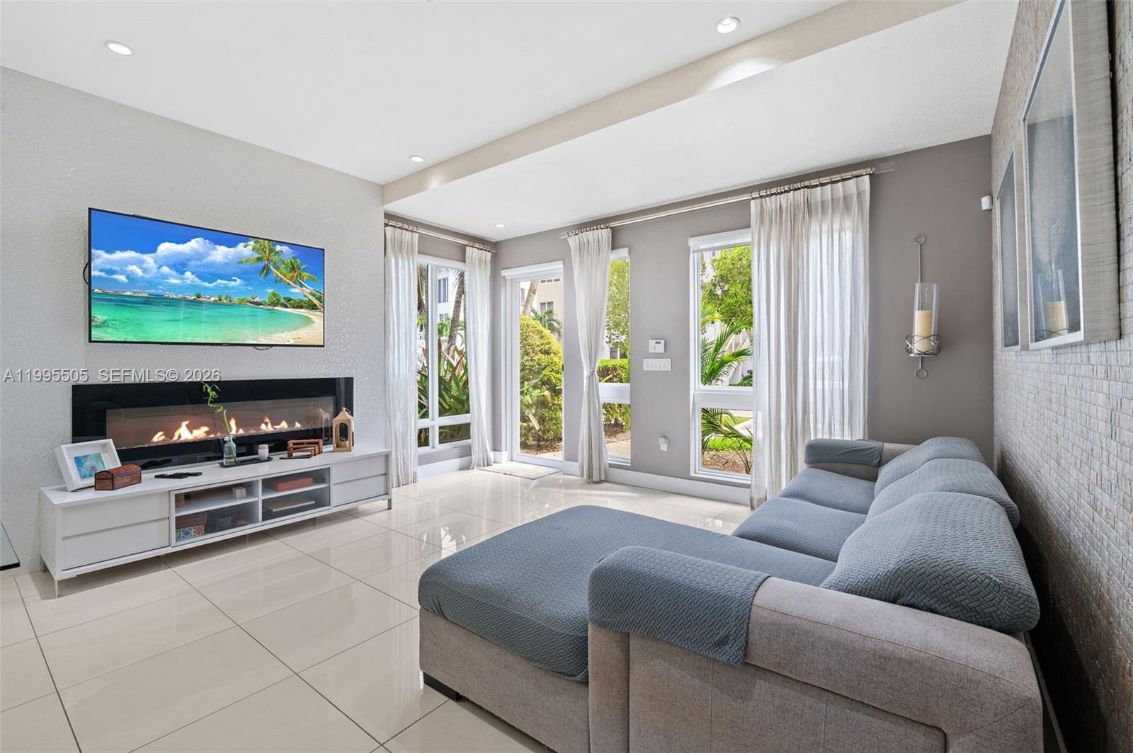 LANDMARK AT DORAL CONDO - Residential