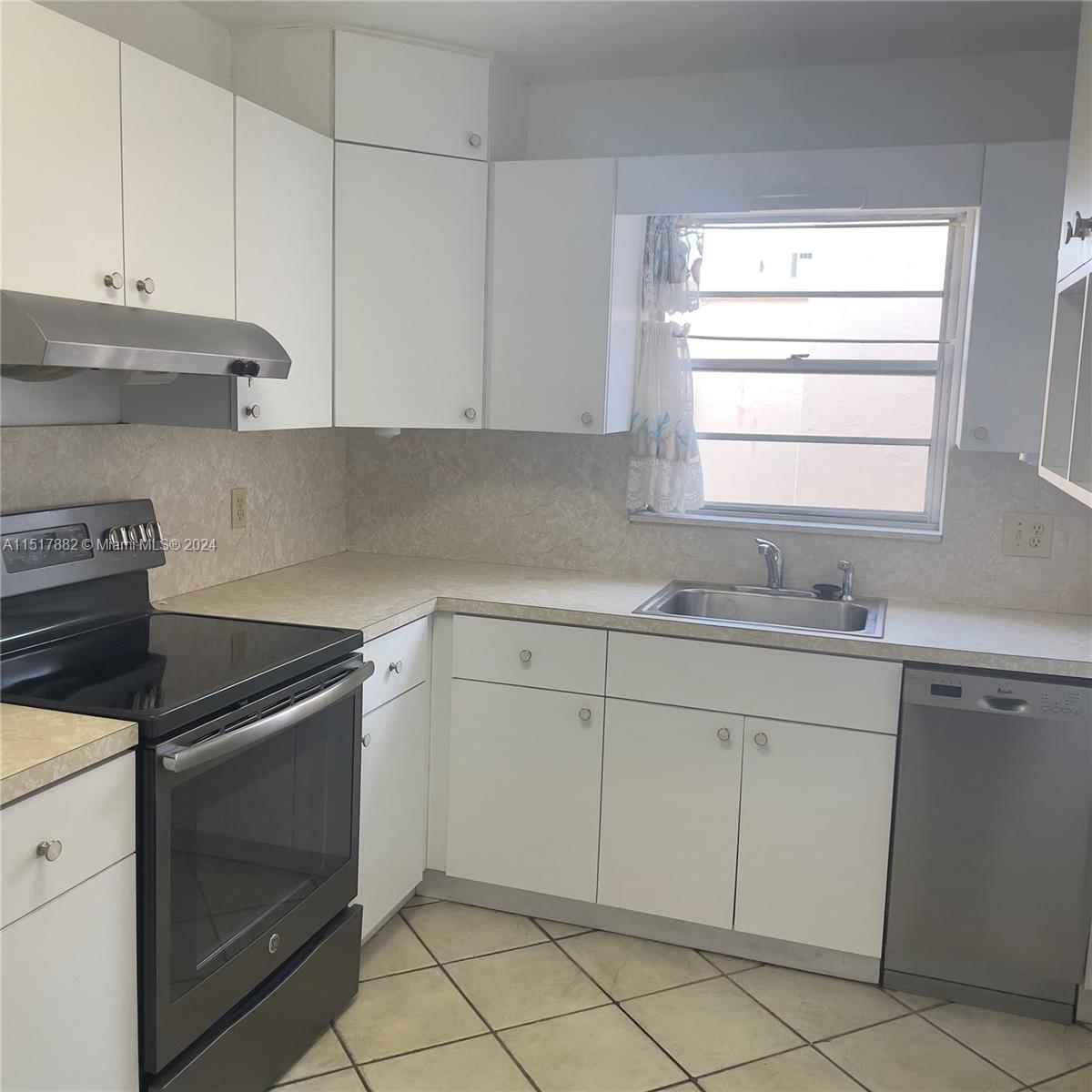 KINGS CREEK SO CONDO - Residential Lease