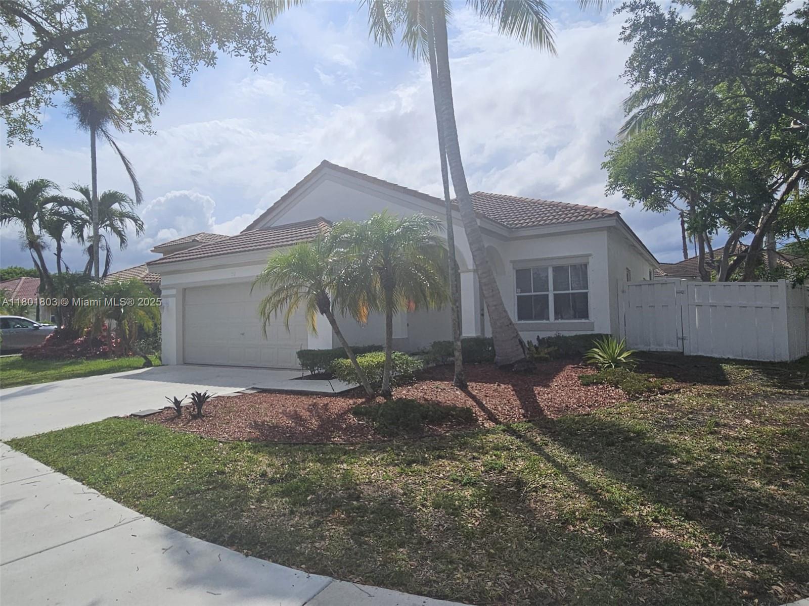 Rental Property at 712 Juniper Ln 712, Weston, Broward County, Florida - Bedrooms: 3 
Bathrooms: 2  - $4,300 MO.