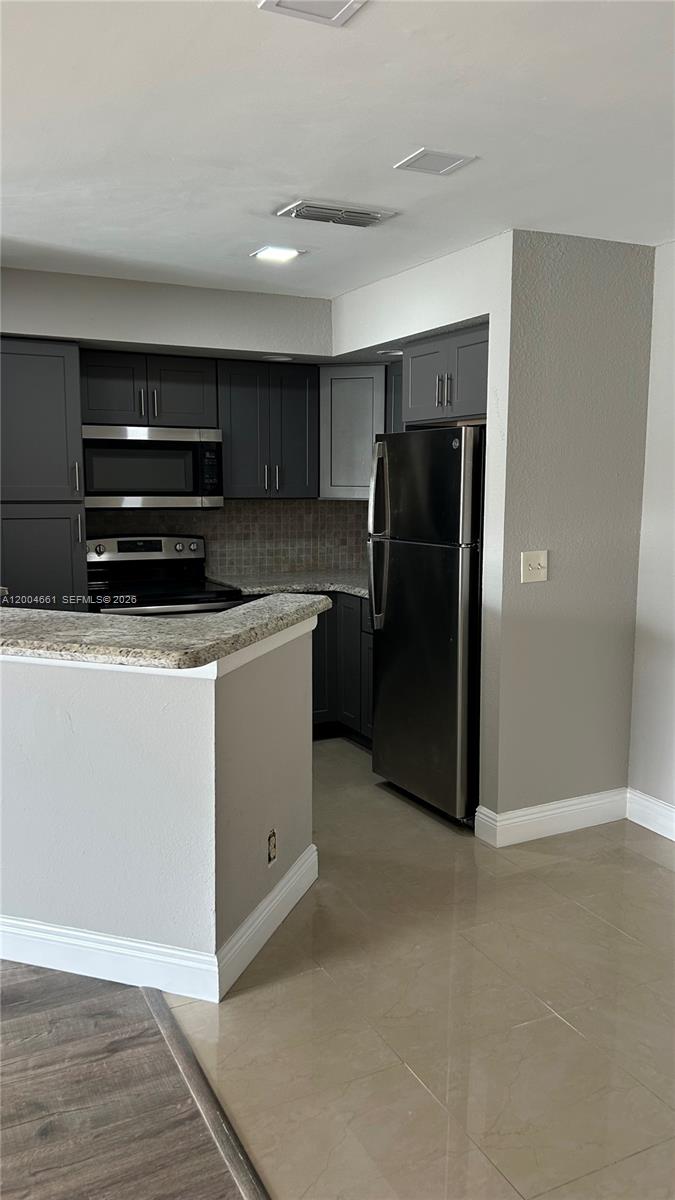 CORAL KEY CONDO - Residential Lease