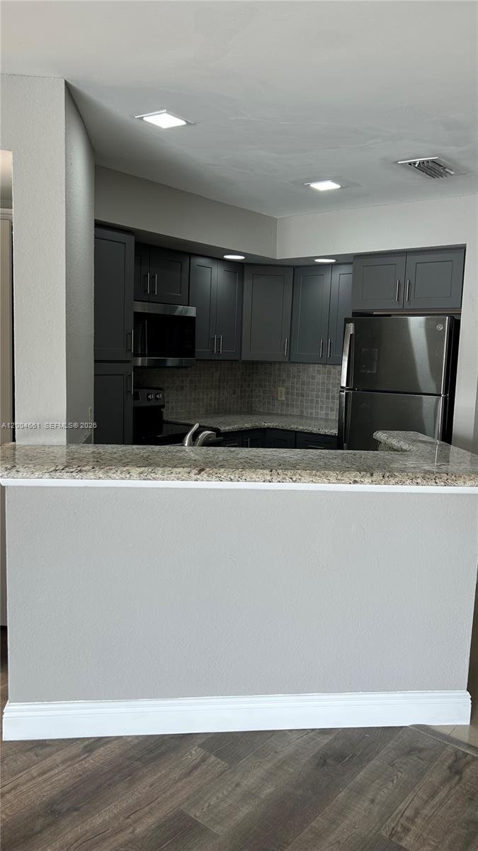 CORAL KEY CONDO - Residential Lease