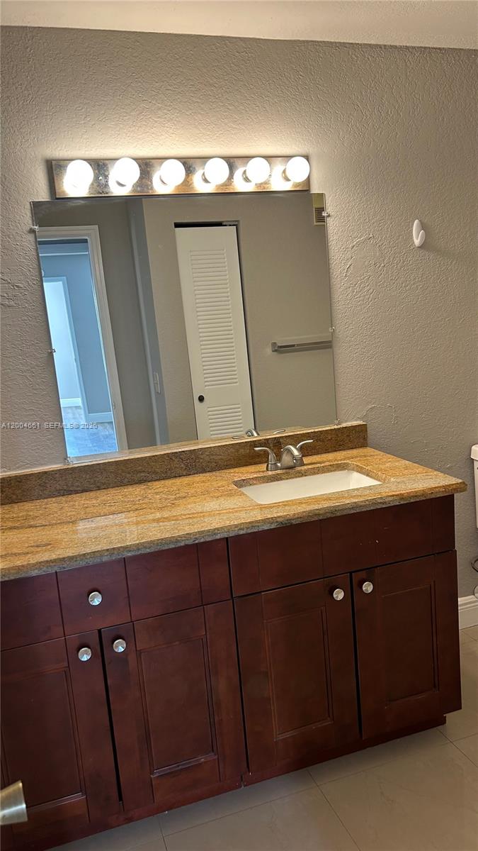 CORAL KEY CONDO - Residential Lease