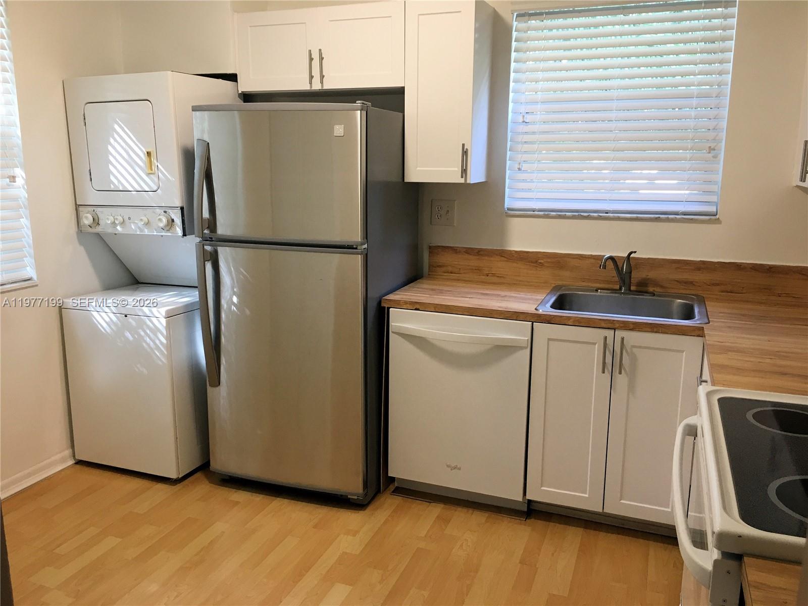 CLUB QUARTERS AT RAINTREE - Residential Lease