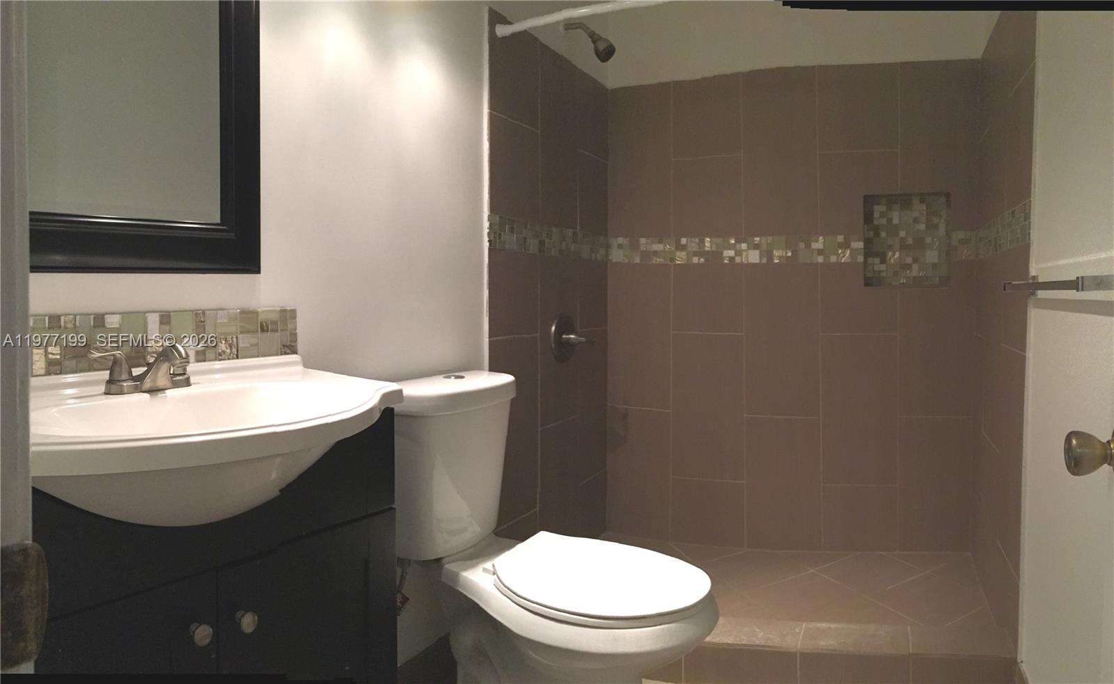 CLUB QUARTERS AT RAINTREE - Residential Lease